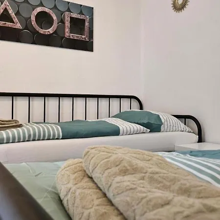 3500 Kremstal 3 Apartman *